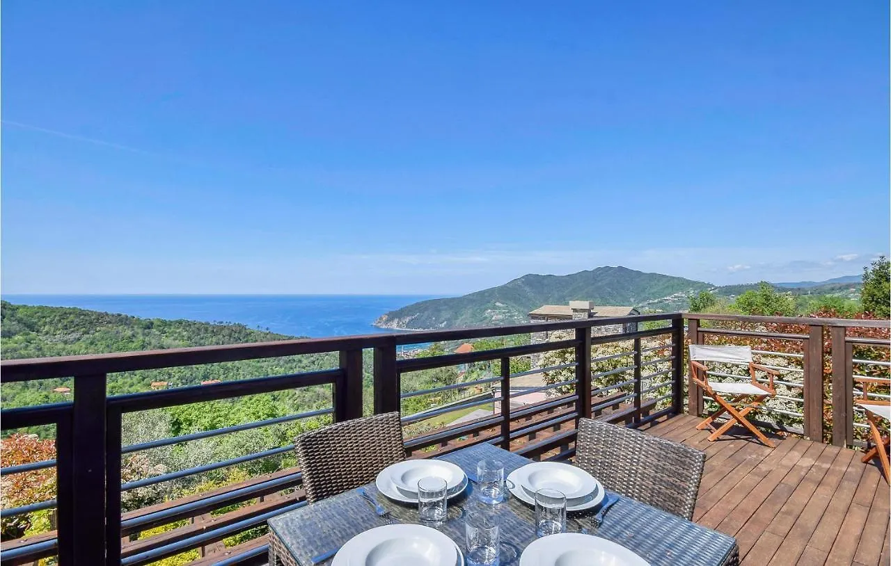 3 Bedroom Beautiful Home In Moneglia Italy