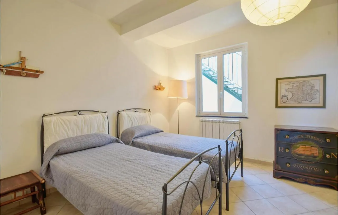3 Bedroom Beautiful Home In Moneglia Holiday home