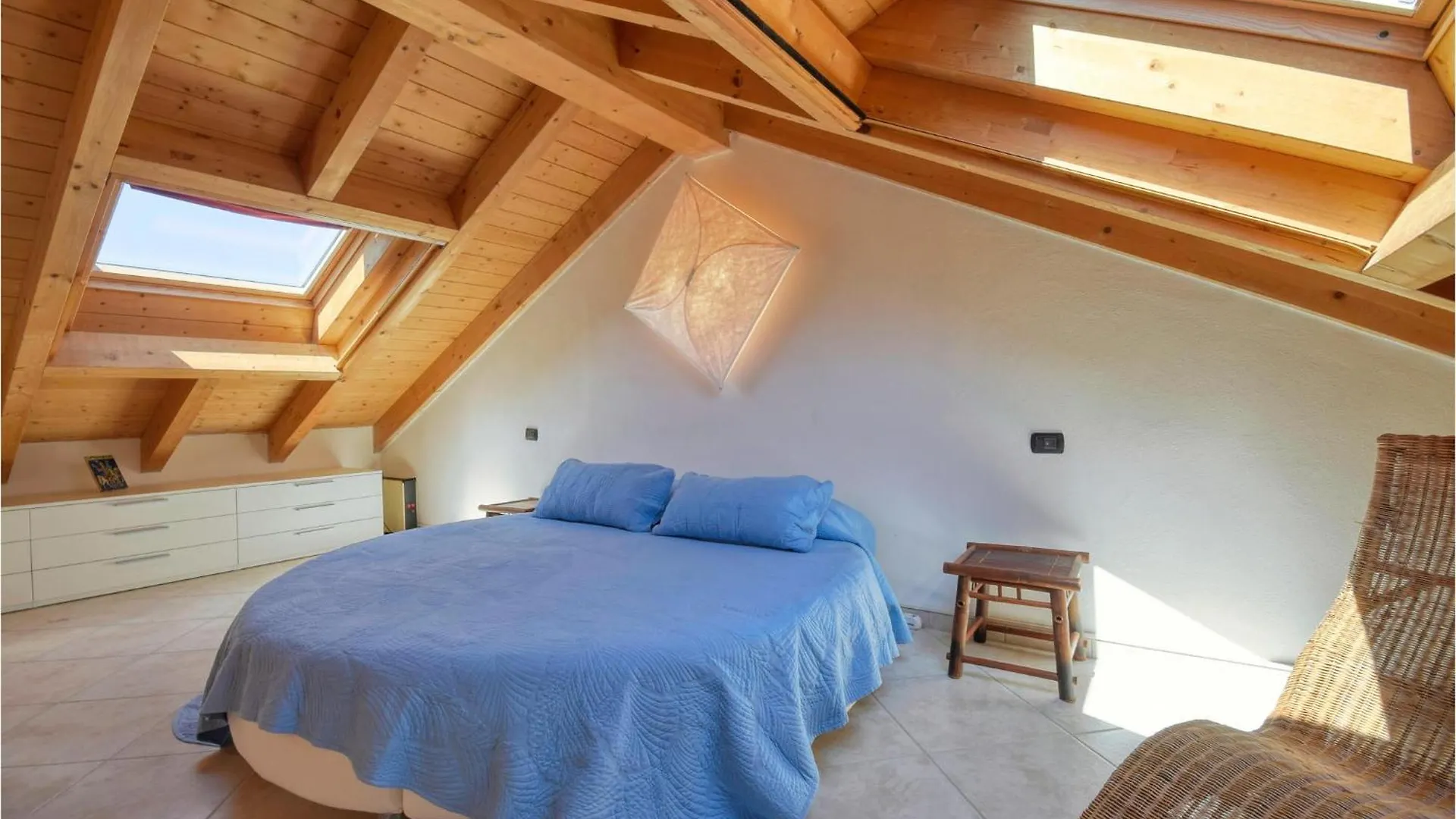 3 Bedroom Beautiful Home In Moneglia