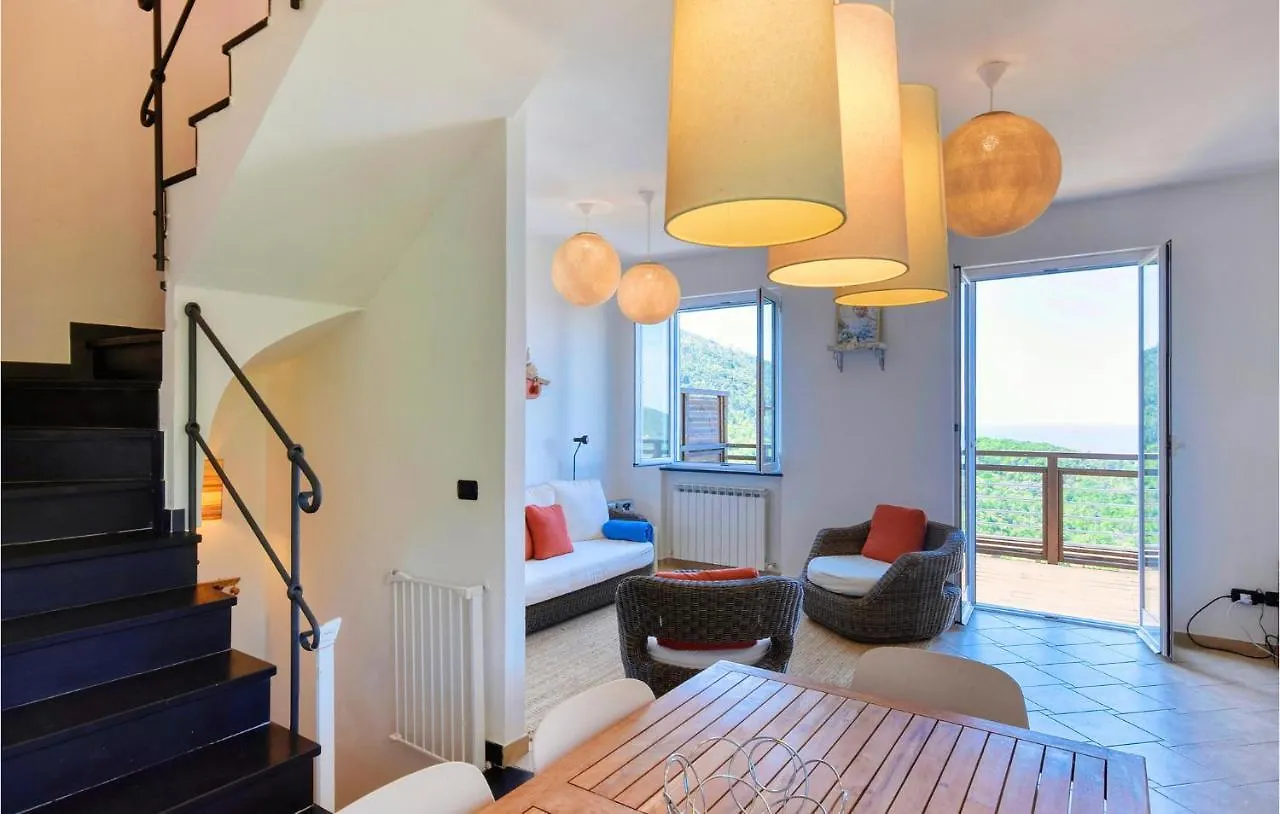 Vakantiehuis 3 Bedroom Beautiful Home In Moneglia