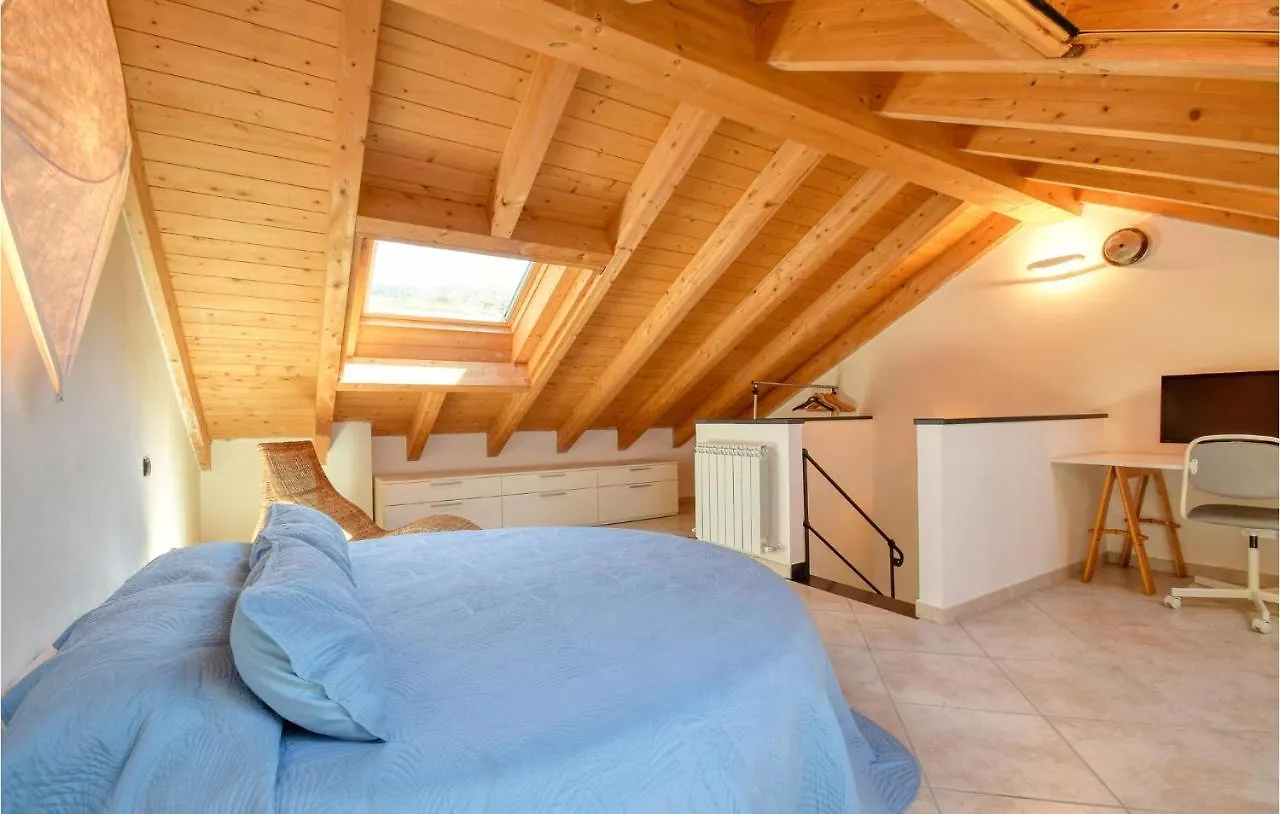 Vakantiehuis 3 Bedroom Beautiful Home In Moneglia