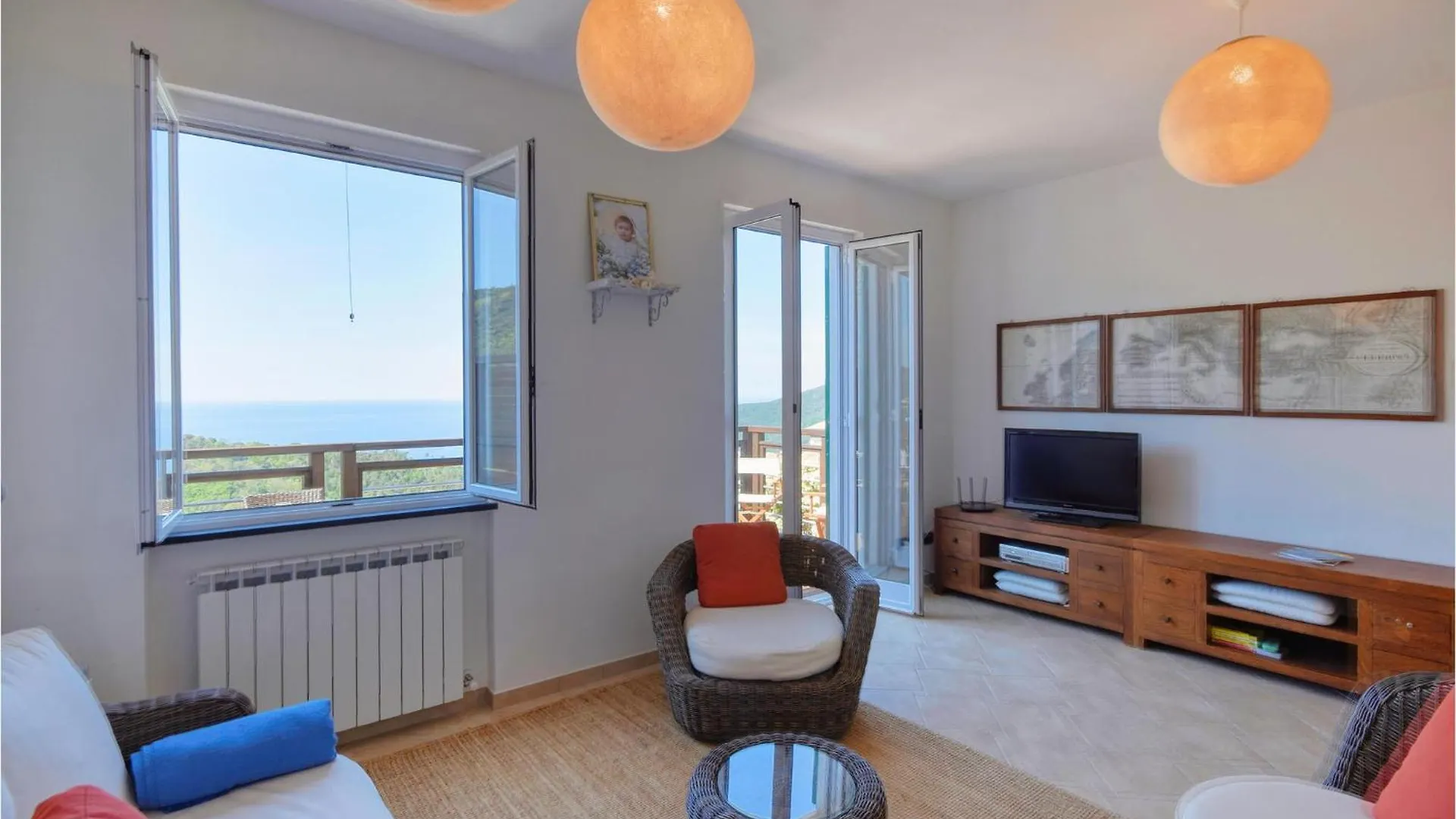 3 Bedroom Beautiful Home In Moneglia Vakantiehuis